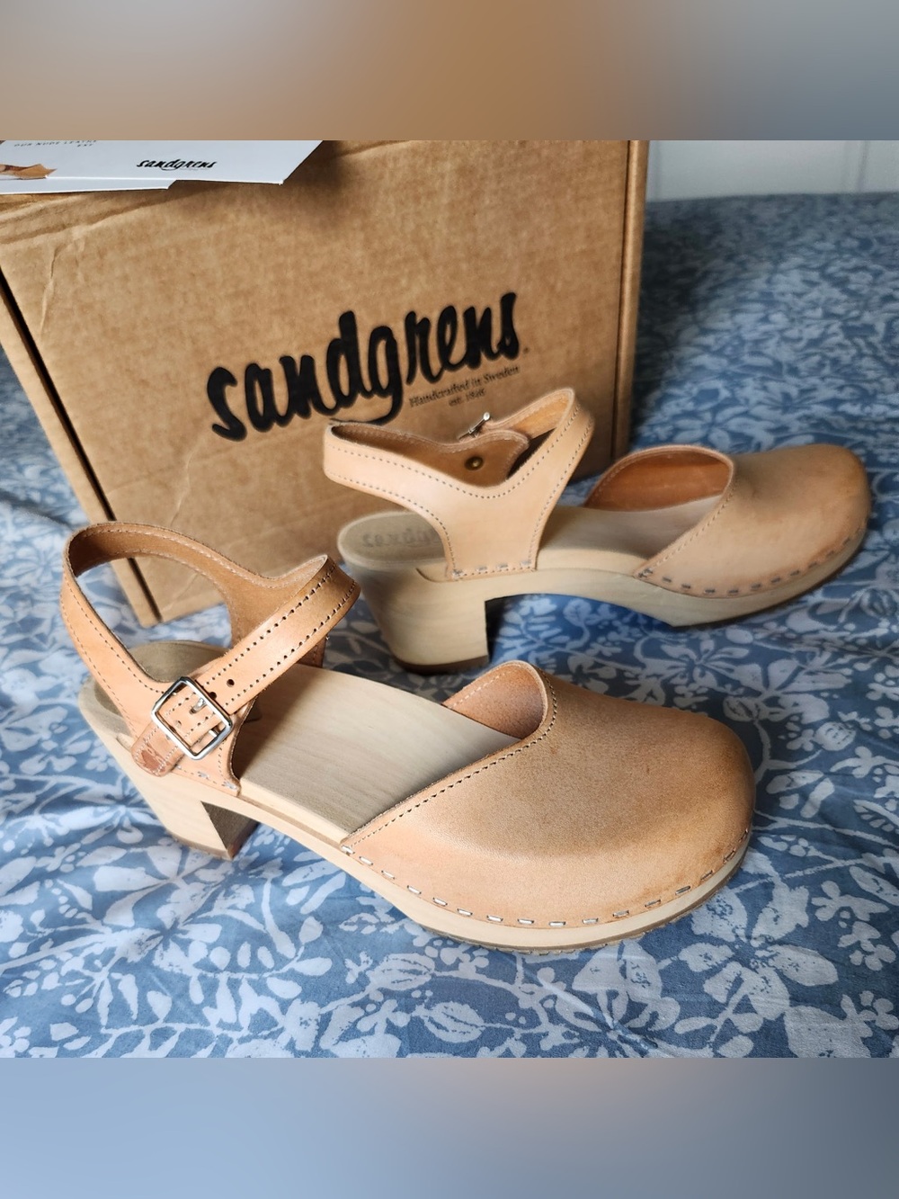 Victoria Classic Clog Sandals